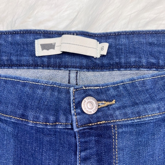 👖|•LEVI'S•| Cuffed Bermuda Stretch Jean Shorts Size 16 W33👖 - Picture 4 of 7